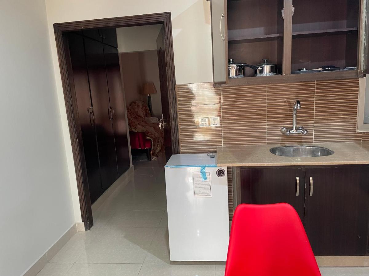 Marine Tower Apartment ราวัลปินดี ภายนอก รูปภาพ