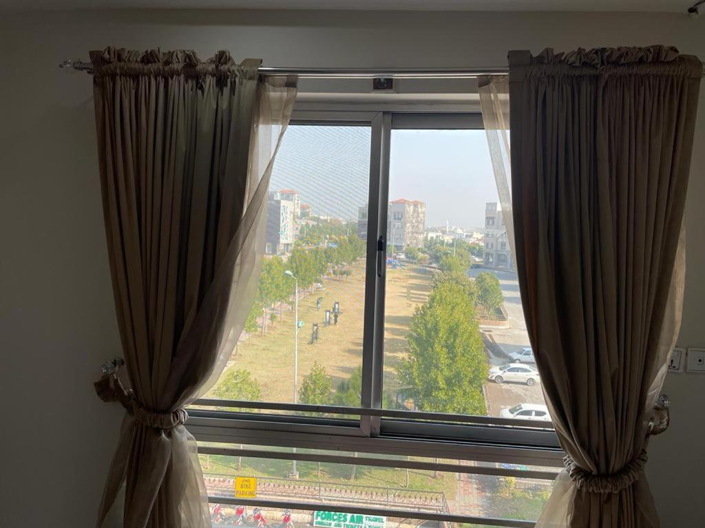 Marine Tower Apartment ราวัลปินดี ภายนอก รูปภาพ