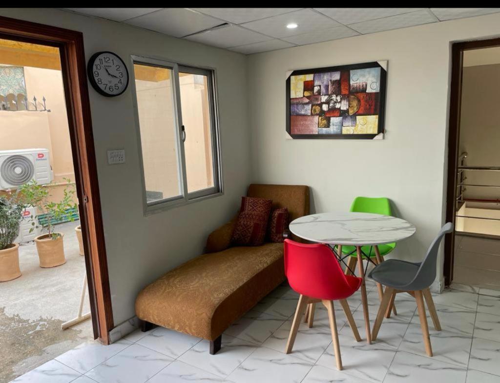 Marine Tower Apartment ราวัลปินดี ภายนอก รูปภาพ
